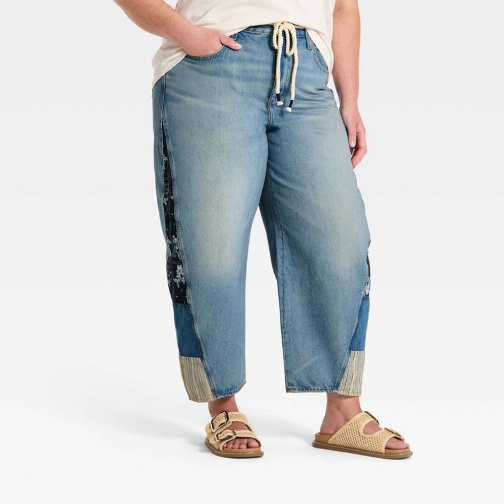 Universal Thread Light Blue Straight-Leg Jeans with Side Patch Detail